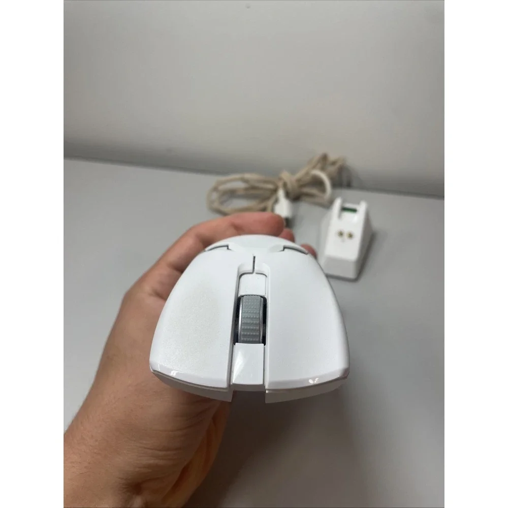 Razer Viper Ultimate - Wireless Gaming Mouse w/Dock‎ - Mercury - Great Condition